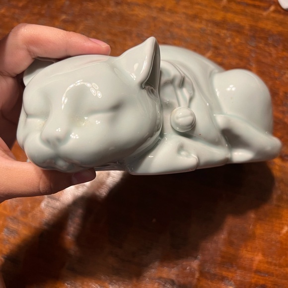 Sleeping Cat Figurine Porcelain Celadon Nemuri Neko Okimono Statue Vtg Japan - Picture 6 of 12